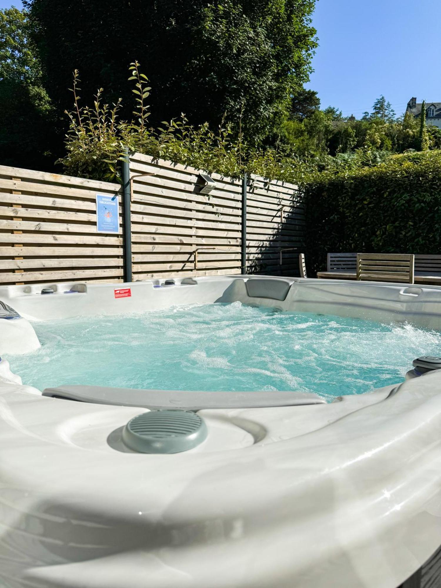 Jacuzzi Professionel Les Pieds Dans L'Eau Plage A 50 M Trevou-Treguignec Ngoại thất bức ảnh